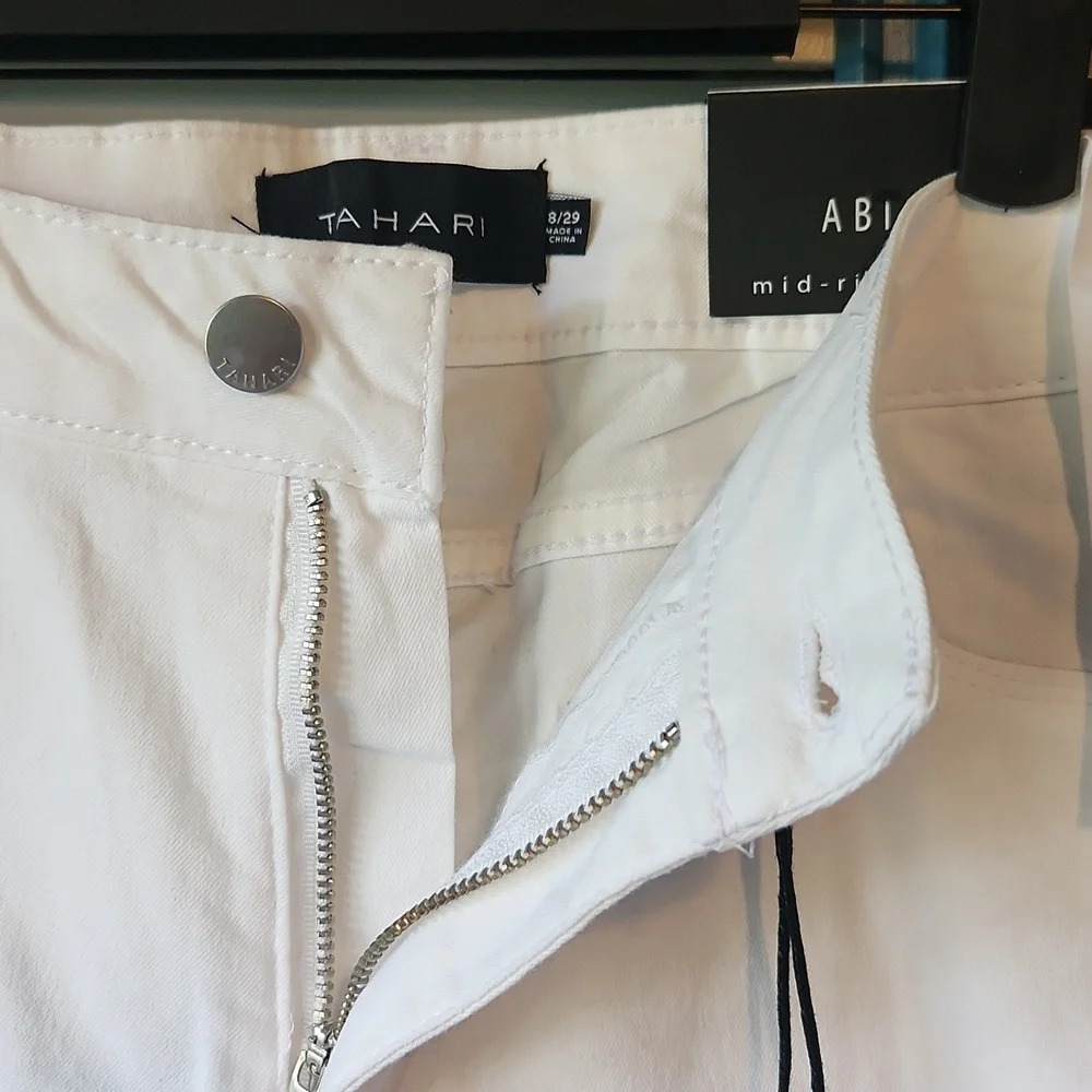 Tahari White Abigail Bermuda Shorts - Picture 12 of 13